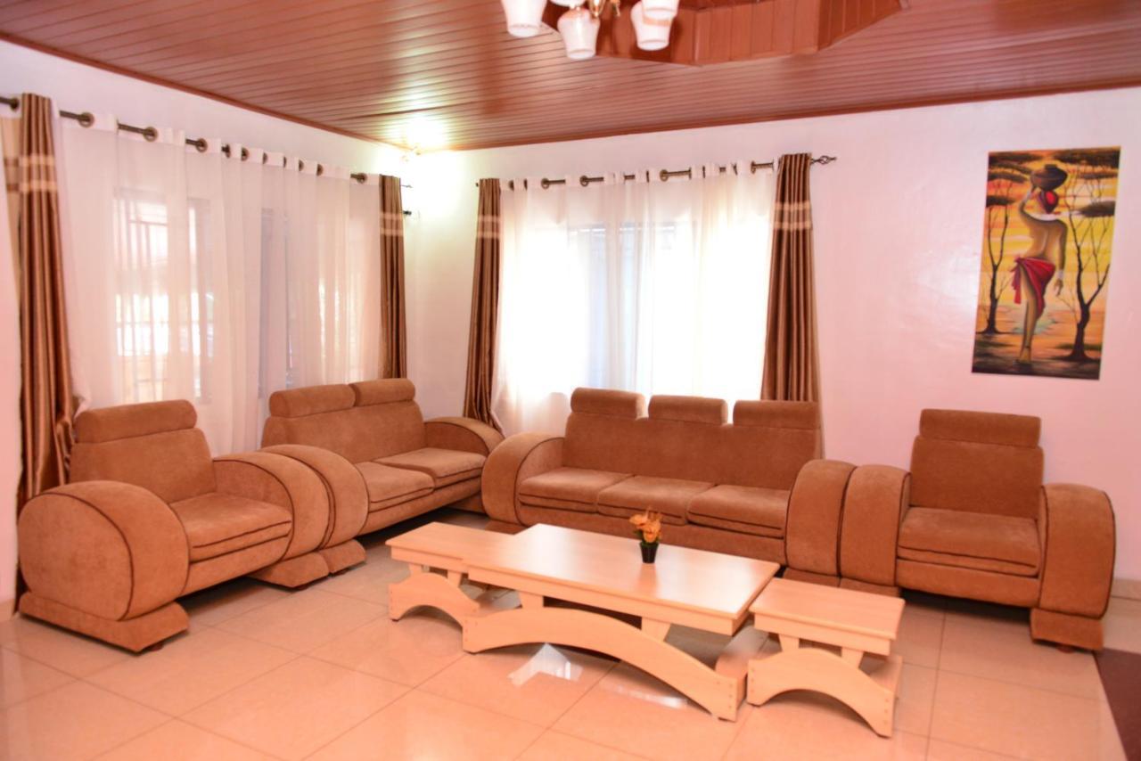 B.Maurice Guest House Кигали Экстерьер фото